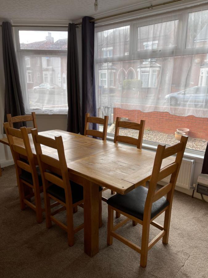 Spacious, Sleeps 17, 3 Bathrooms, Parking, مانسفيلد المظهر الخارجي الصورة