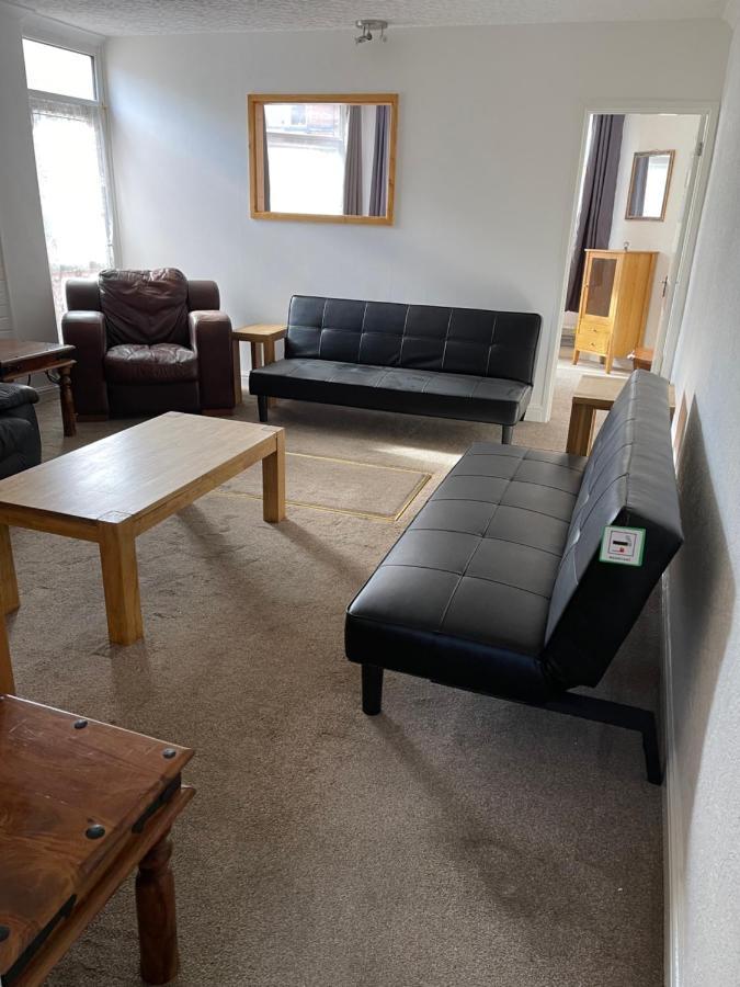 Spacious, Sleeps 17, 3 Bathrooms, Parking, مانسفيلد المظهر الخارجي الصورة