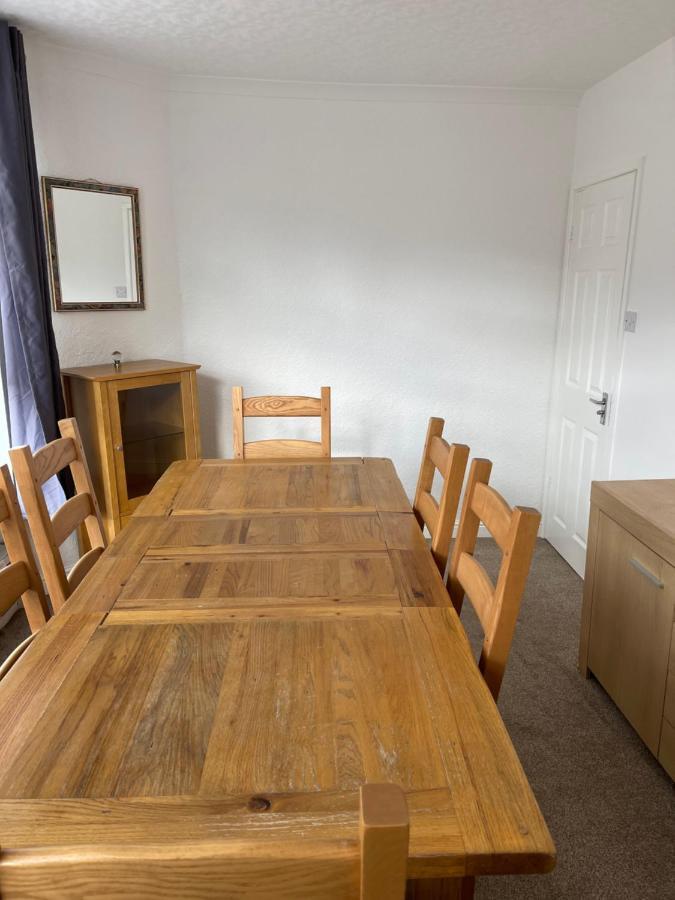 Spacious, Sleeps 17, 3 Bathrooms, Parking, مانسفيلد المظهر الخارجي الصورة