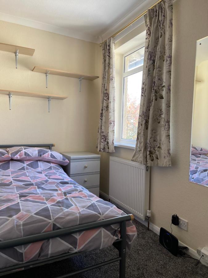 Spacious, Sleeps 17, 3 Bathrooms, Parking, مانسفيلد المظهر الخارجي الصورة